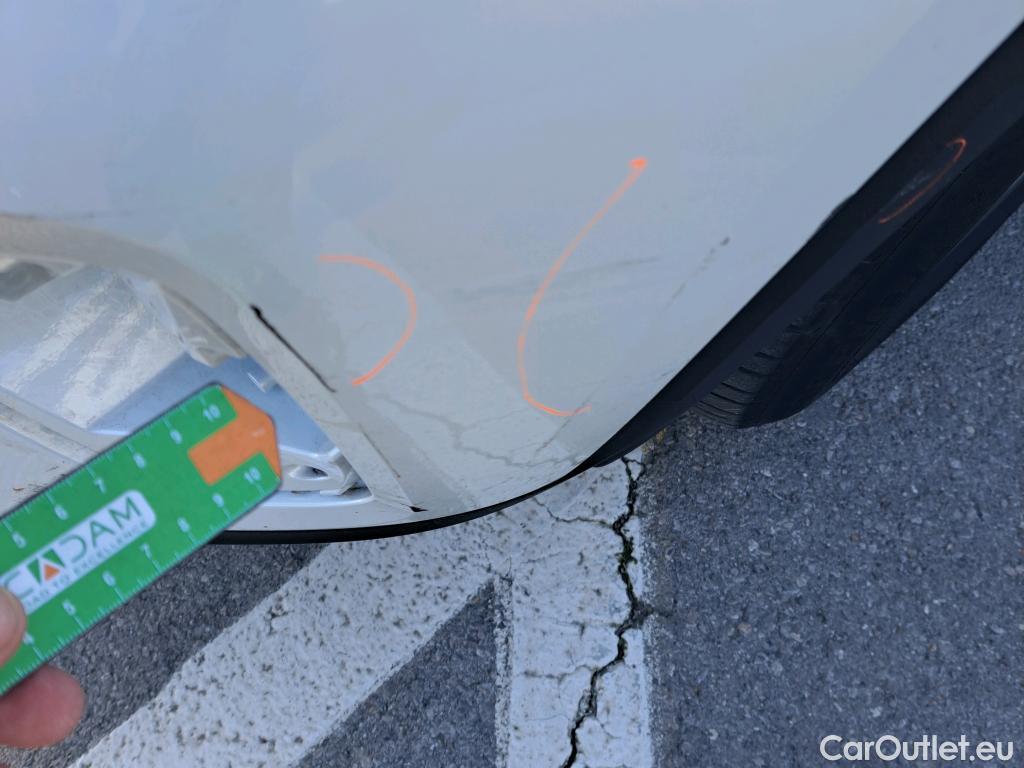  Volvo  XC 40 VOLVO XC40 todoterreno 2.0 B3 G Plus Dark Auto 160 CV  #22
