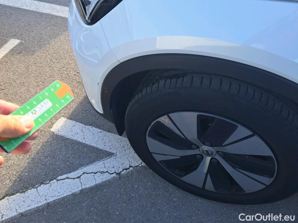 Volvo  XC 40 VOLVO XC40 todoterreno 2.0 B3 G Plus Dark Auto 160 CV  #37