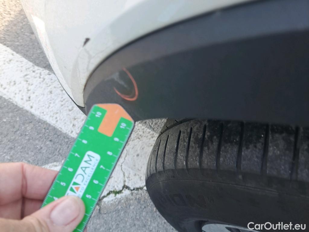  Volvo  XC 40 VOLVO XC40 todoterreno 2.0 B3 G Plus Dark Auto 160 CV  #38