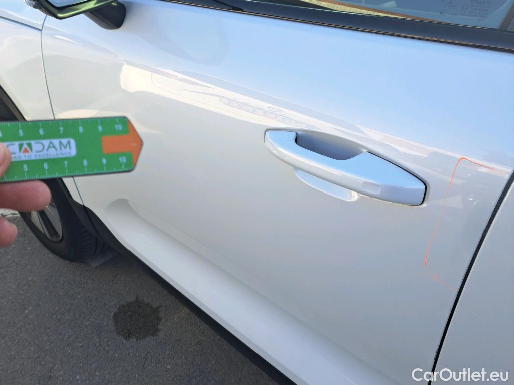  Volvo  XC 40 VOLVO XC40 todoterreno 2.0 B3 G Plus Dark Auto 160 CV  #4