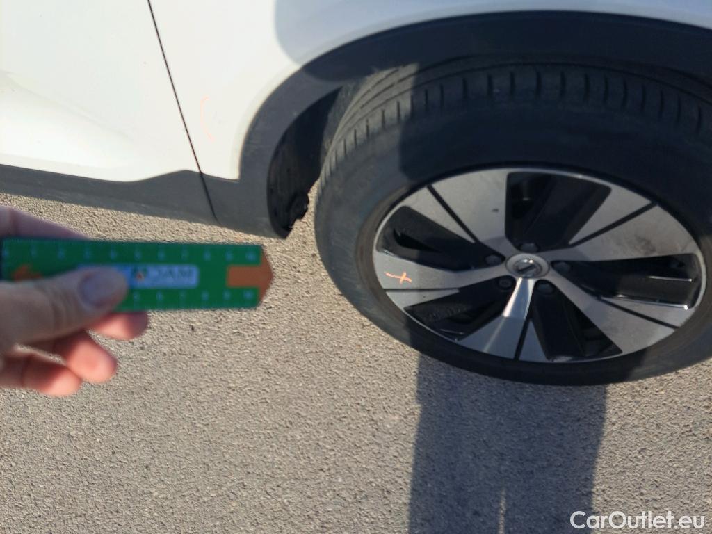  Volvo  XC 40 VOLVO XC40 todoterreno 2.0 B3 G Plus Dark Auto 160 CV  #11