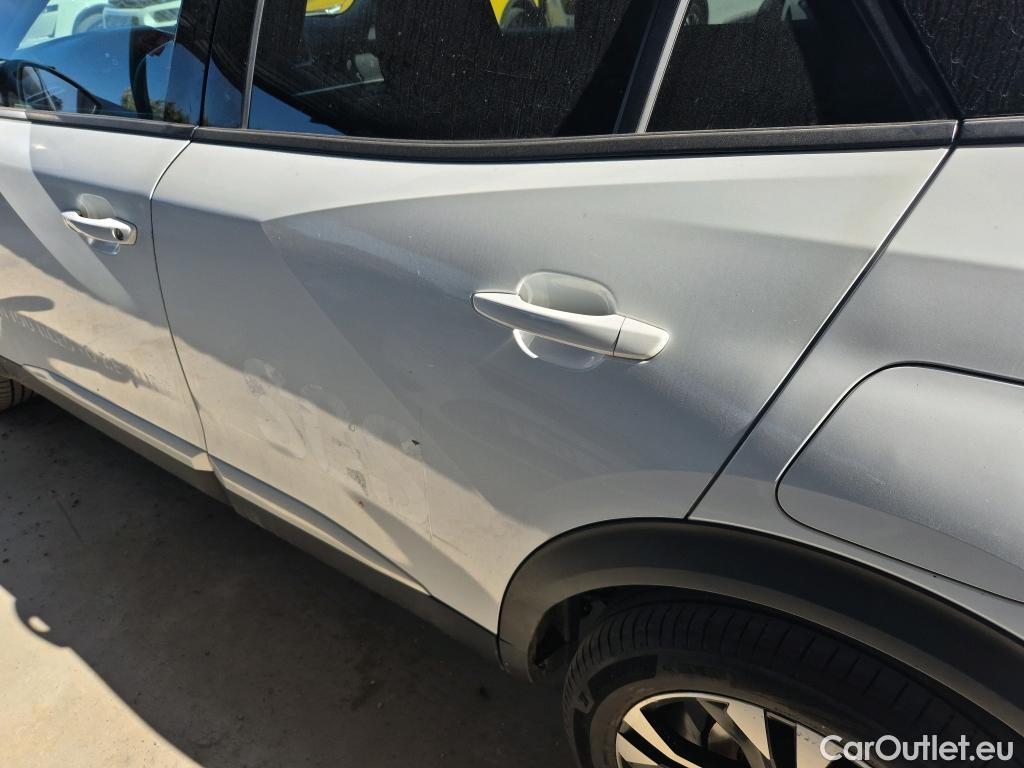 Peugeot  2008 PEUGEOT  / 2019 / 5P / todoterreno Allure BlueHDI 81kW (110CV) #32