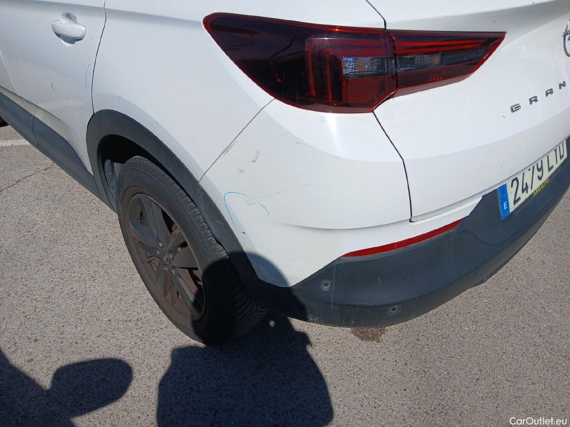  Opel   Grandland X OPEL Grandland / 2021 / 5P / todoterreno 1.5 CDTi Business Edition Auto #20