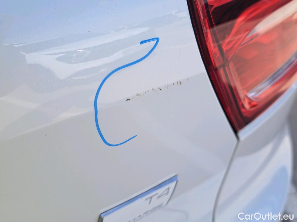  Volvo  XC 40 VOLVO XC40 / 2017 / 5P / todoterreno 1.5 T4 Twin Recharge R-Design Exp Auto #2