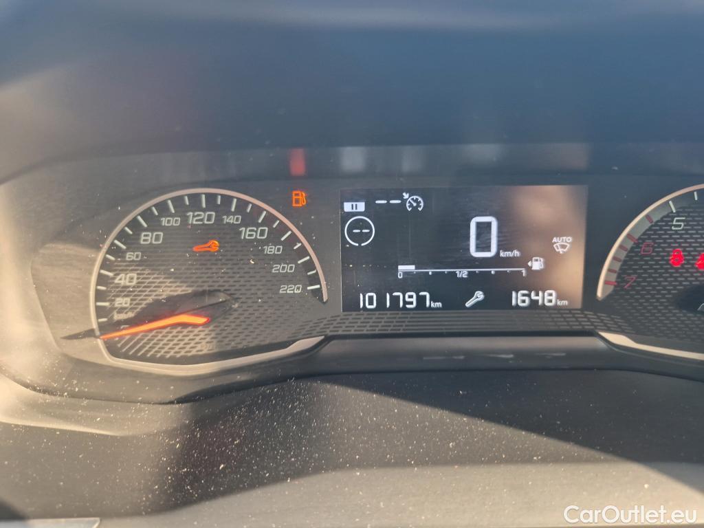  Peugeot  2008 PEUGEOT  / 2019 / 5P / todoterreno Active BlueHDI 81kW (110CV) #34