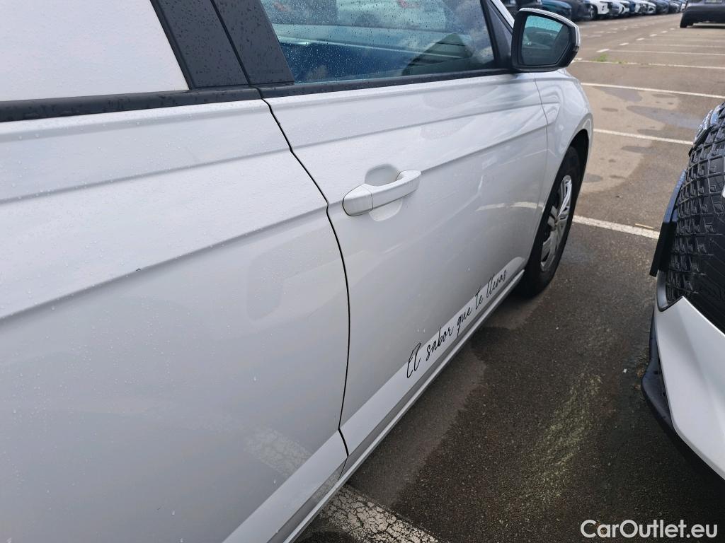  Volkswagen  Polo VOLKSWAGEN  / 2017 / 5P / berlina con portón Edition 1.0 59kW (80CV) #9