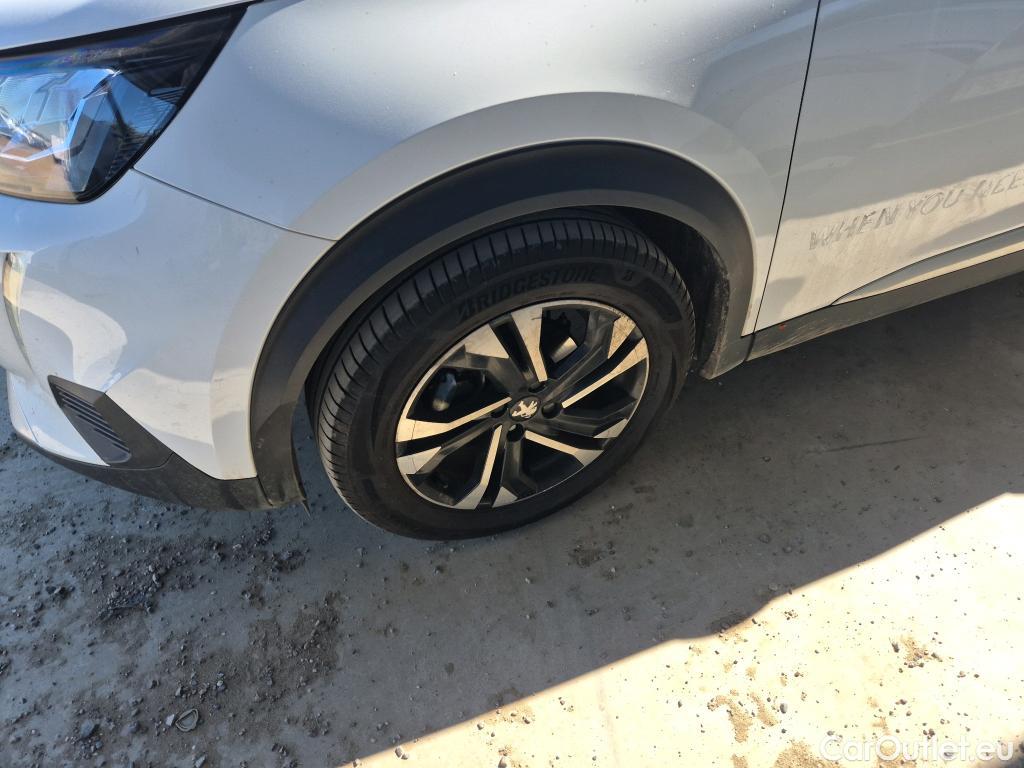  Peugeot  2008 PEUGEOT  / 2019 / 5P / todoterreno Allure BlueHDI 81kW (110CV) #3
