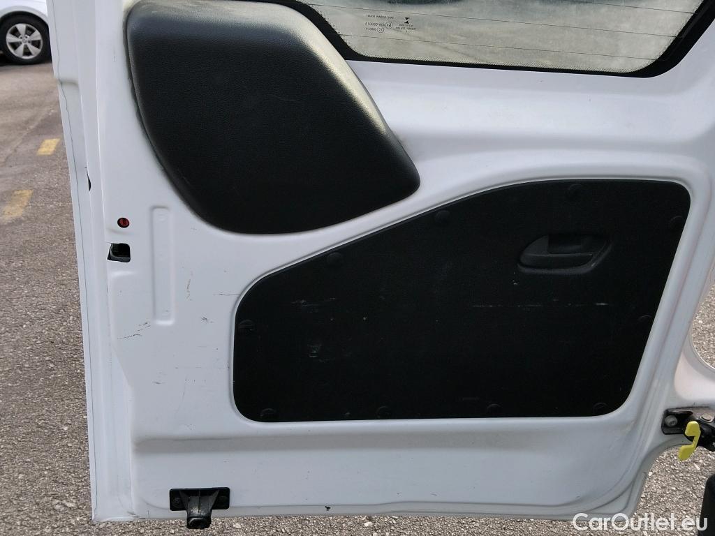  Citroen  Berlingo CITROEN  / 2018 / 4P / monovolumen compacto Talla M BlueHDi 100 LIVE #19