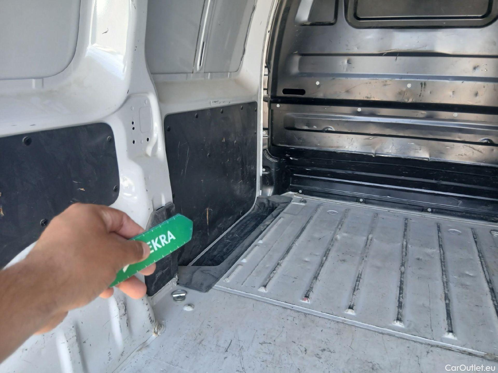  Opel  Vivaro OPEL  / 2019 / 4P / furgón 1.5 Diésel 88kW (120CV) M Std Express #12