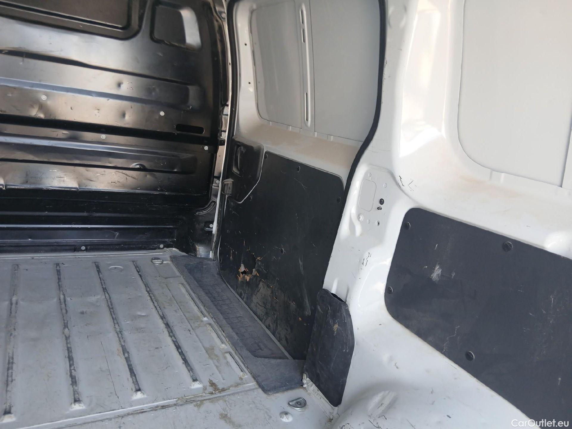  Opel  Vivaro OPEL  / 2019 / 4P / furgón 1.5 Diésel 88kW (120CV) M Std Express #8