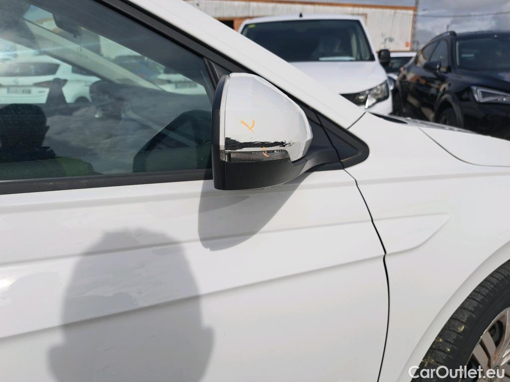  Volkswagen  Polo VOLKSWAGEN  / 2017 / 5P / berlina con portón Edition 1.0 59kW (80CV) #36