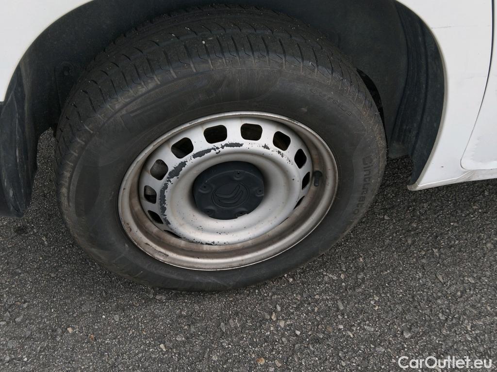  Citroen  Berlingo CITROEN  / 2018 / 4P / monovolumen compacto Talla M BlueHDi 100 LIVE #31