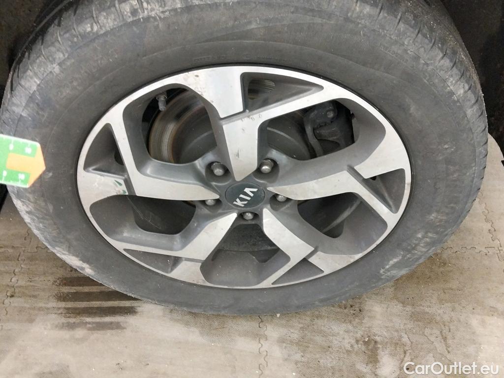  KIA  Sportage KIA  1.6MHEV Drive 100kW(136CV) 4x2(Crist Tintados)(CX) #29