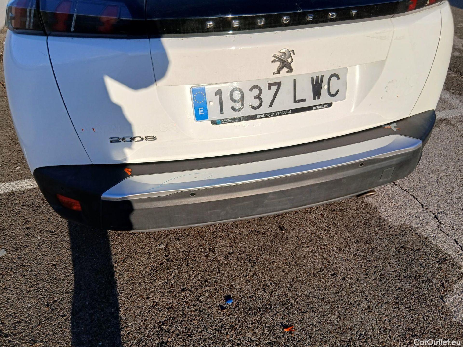  Peugeot  2008 PEUGEOT  / 2019 / 5P / todoterreno Allure BlueHDI 81kW (110CV) #20