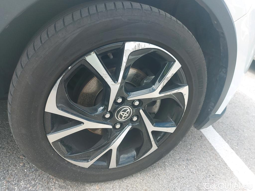  Toyota  C-HR TOYOTA  / 2019 / 5P / todoterreno 2.0 180H Advance #3