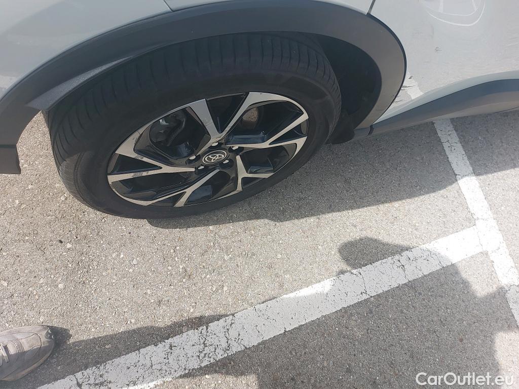  Toyota  C-HR TOYOTA  / 2019 / 5P / todoterreno 2.0 180H Advance #5