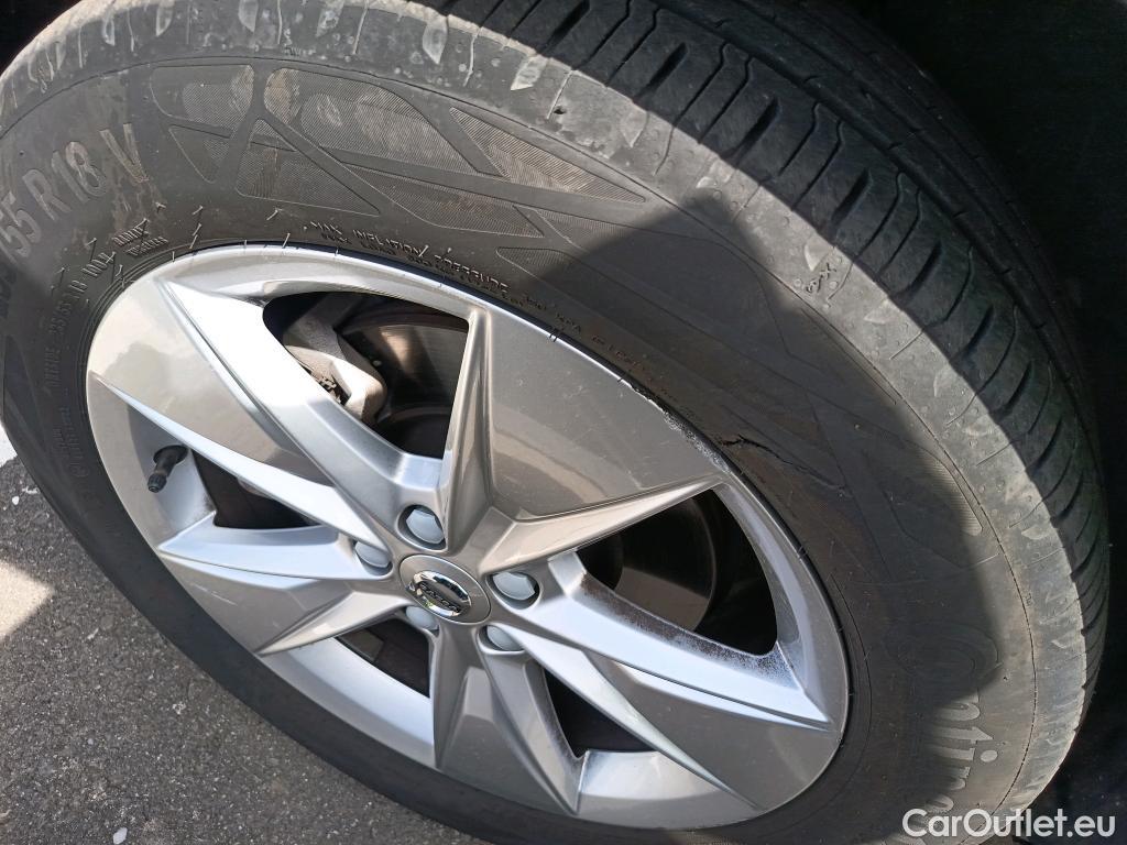  Volvo  XC 40 VOLVO XC40 / 2021 / 5P / todoterreno 2.0 B3 G Core Auto #34