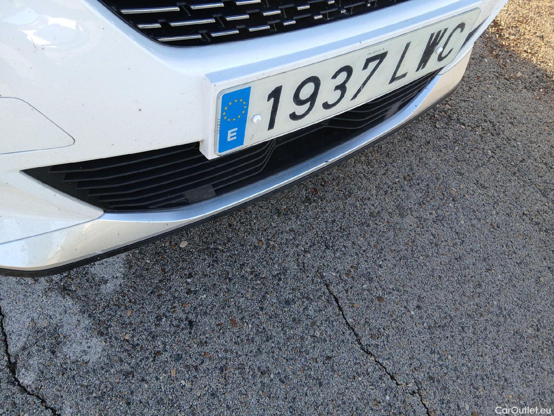  Peugeot  2008 PEUGEOT  / 2019 / 5P / todoterreno Allure BlueHDI 81kW (110CV) #6