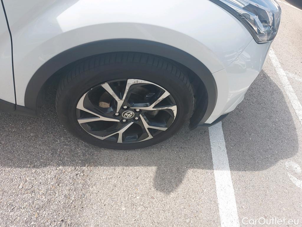  Toyota  C-HR TOYOTA  / 2019 / 5P / todoterreno 2.0 180H Advance #32