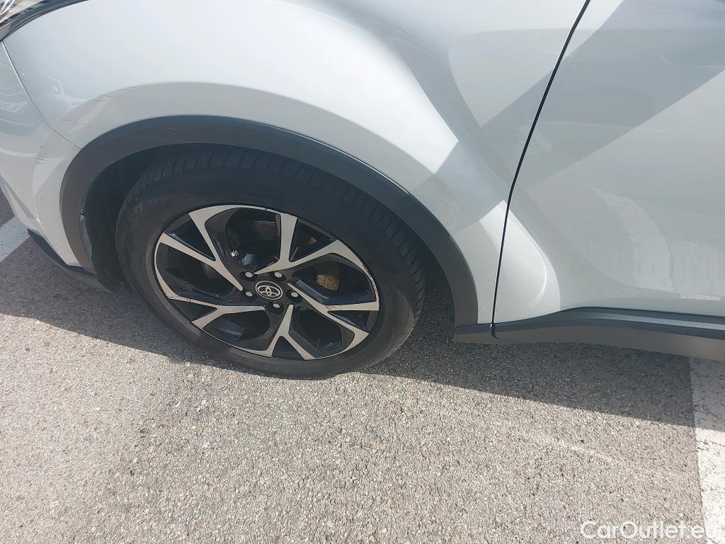  Toyota  C-HR TOYOTA  / 2019 / 5P / todoterreno 2.0 180H Advance #34