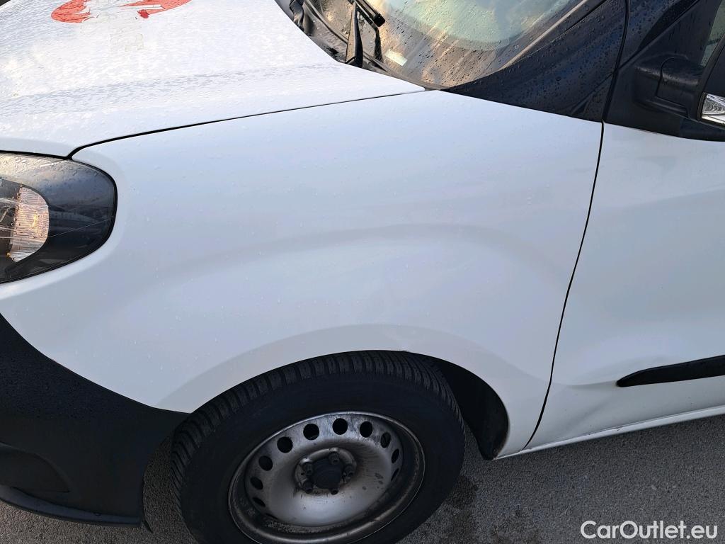  Fiat  Doblo FIAT Doblò Cargo/2015/3P/furgón derivado de turismo Cargo Base 1.6 Mjet 66kW (90CV) #13