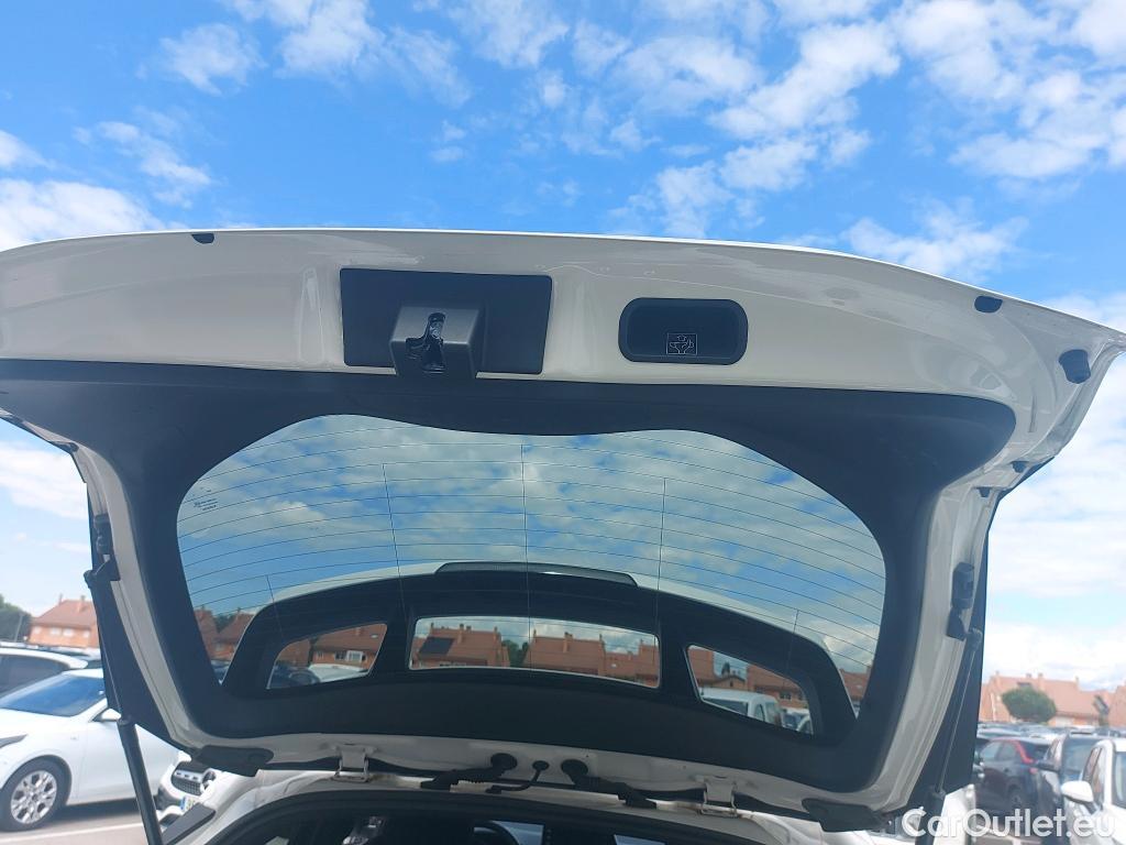  Toyota  C-HR TOYOTA  / 2019 / 5P / todoterreno 2.0 180H Advance #14