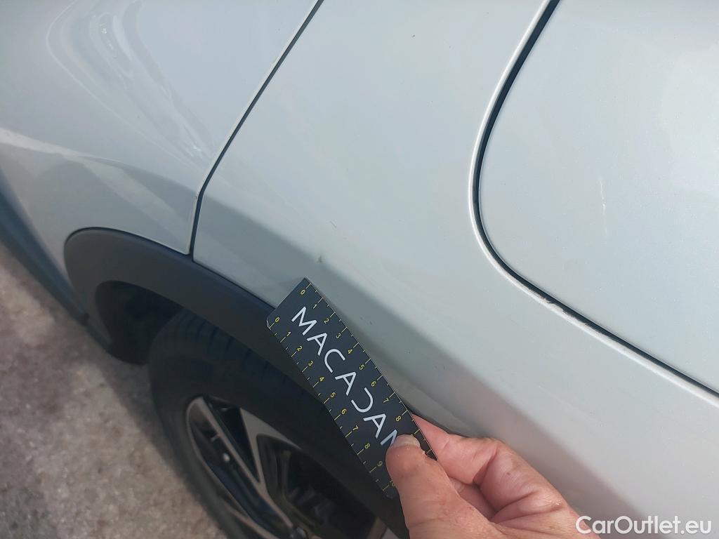  Toyota  C-HR TOYOTA  / 2019 / 5P / todoterreno 2.0 180H Advance #26