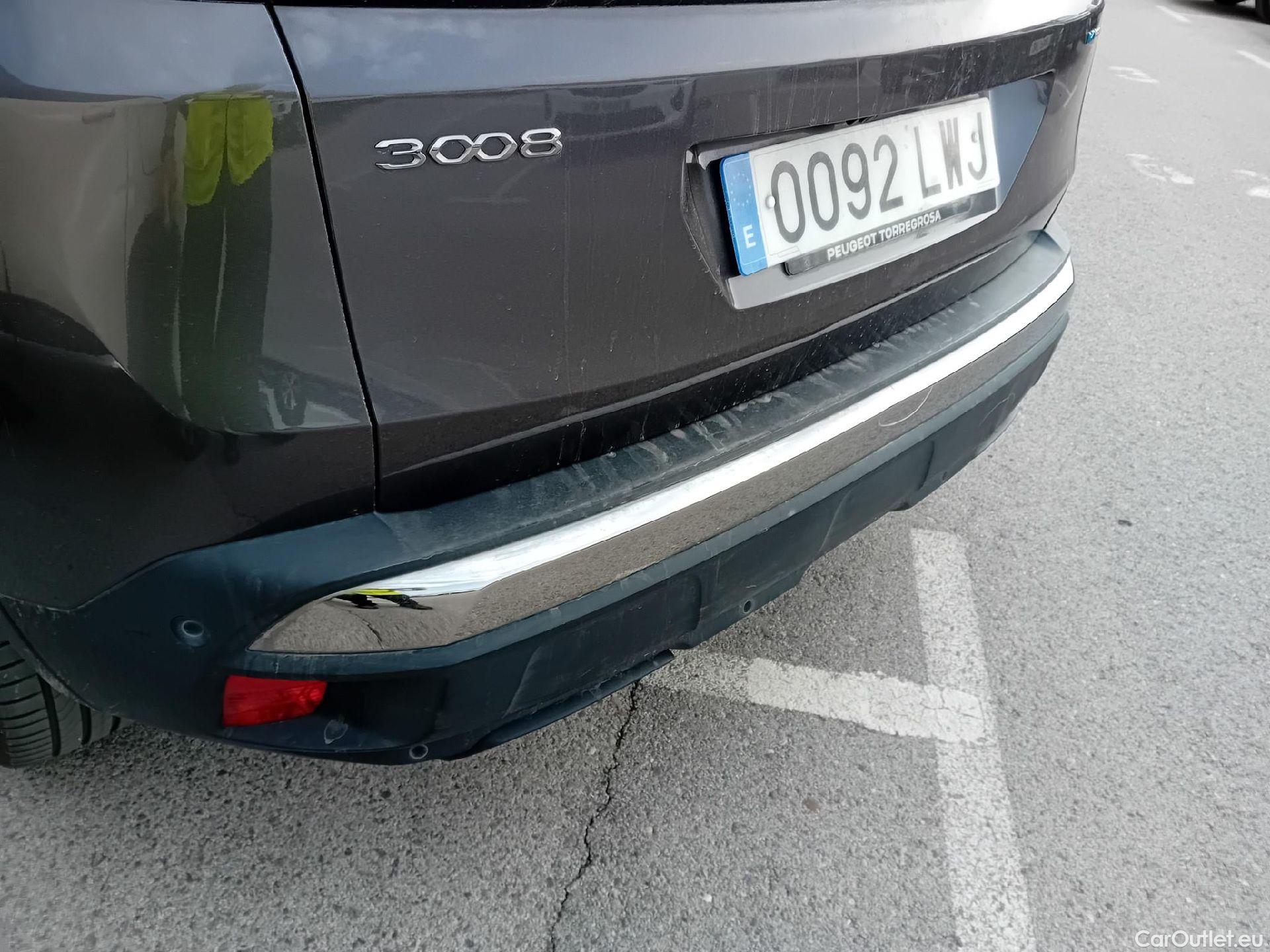  Peugeot  3008 PEUGEOT  Hybrid todoterreno 225 e-EAT8 Allure 225 CV 13 kWH #40