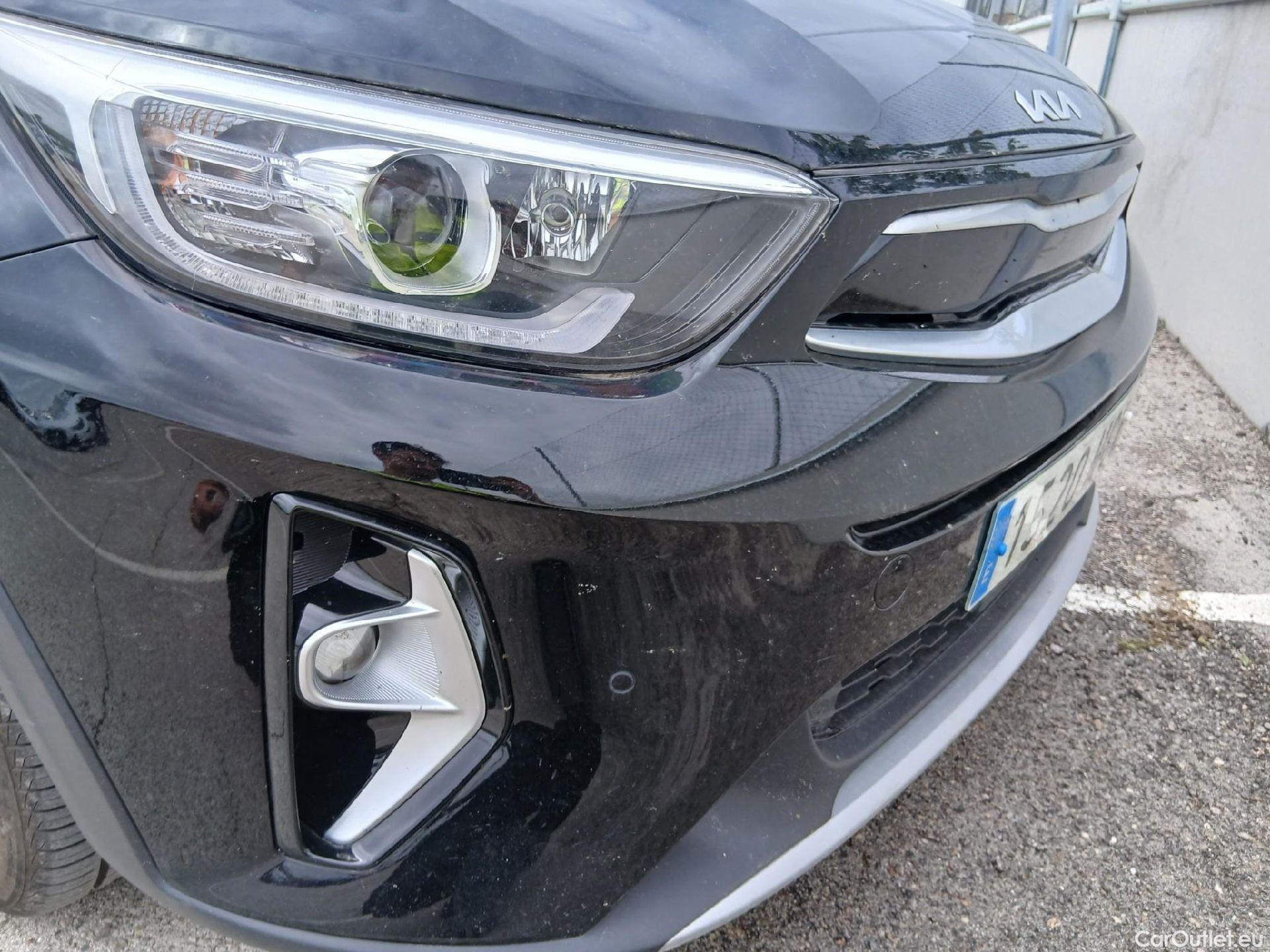  KIA  STONIC KIA  / 2017 / 5P / todoterreno 1.0 T-GDi 74kW (100CV) MHEV iMT Drive (AC) #8