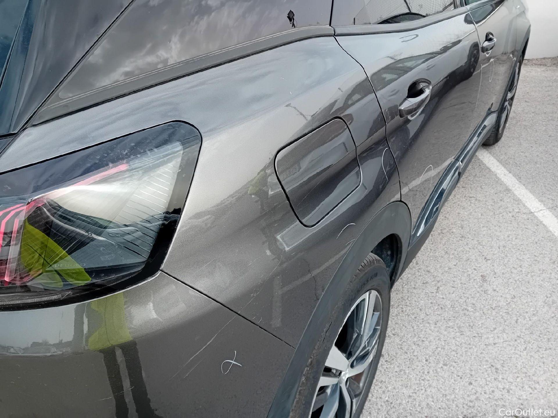  Peugeot  3008 PEUGEOT  Hybrid todoterreno 225 e-EAT8 Allure 225 CV 13 kWH #48