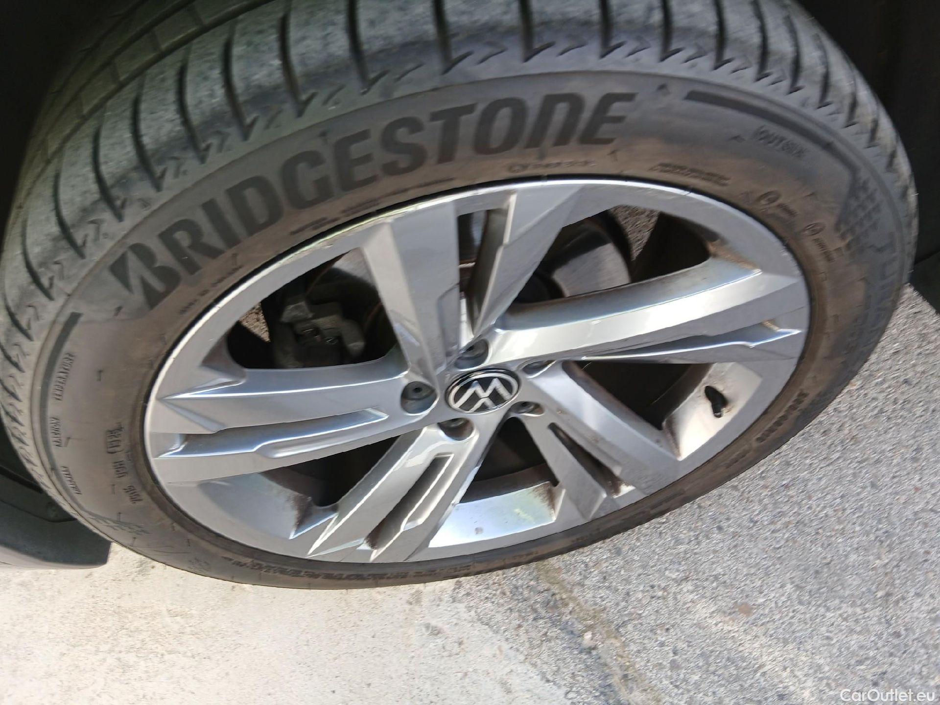  Volkswagen  Tiguan VOLKSWAGEN  R-Line 2.0 TDI 150 CV DSG 4Motion #13
