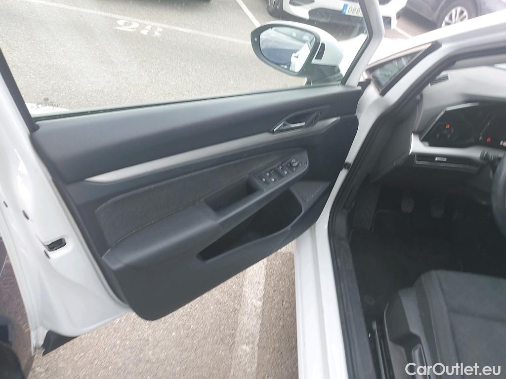  Volkswagen  Golf  VOLKSWAGEN / 2020 / 5P / berlina con portón Life 2.0 TDI 85kW (115CV) #11