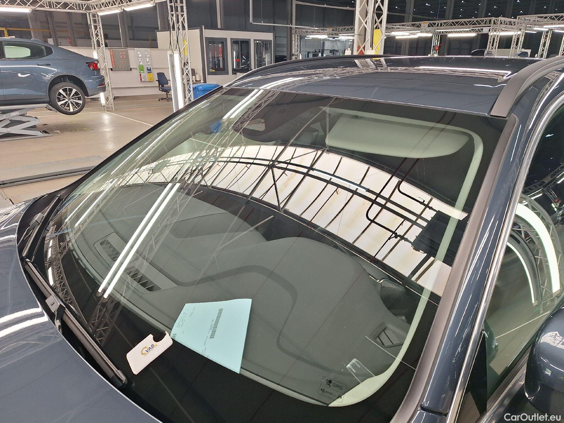  Volvo  XC60 Volvo,  FL'21, Volvo  B4 D Geartronic Momentum Pro 5d #4