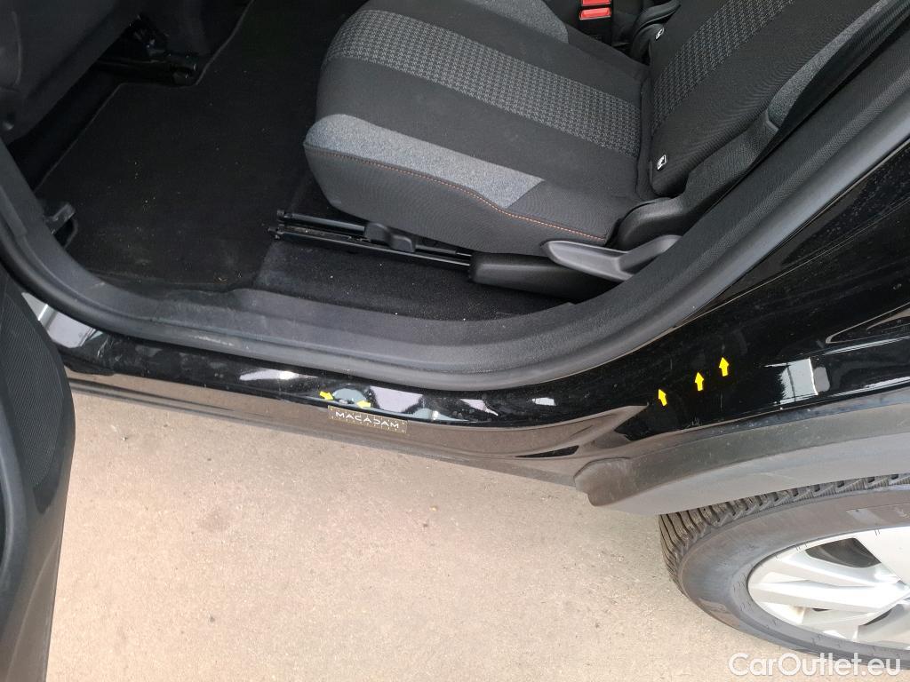  Peugeot  5008  Active Pack 1.5 HDi 130CV BVA8 7 Sieges E6d #37
