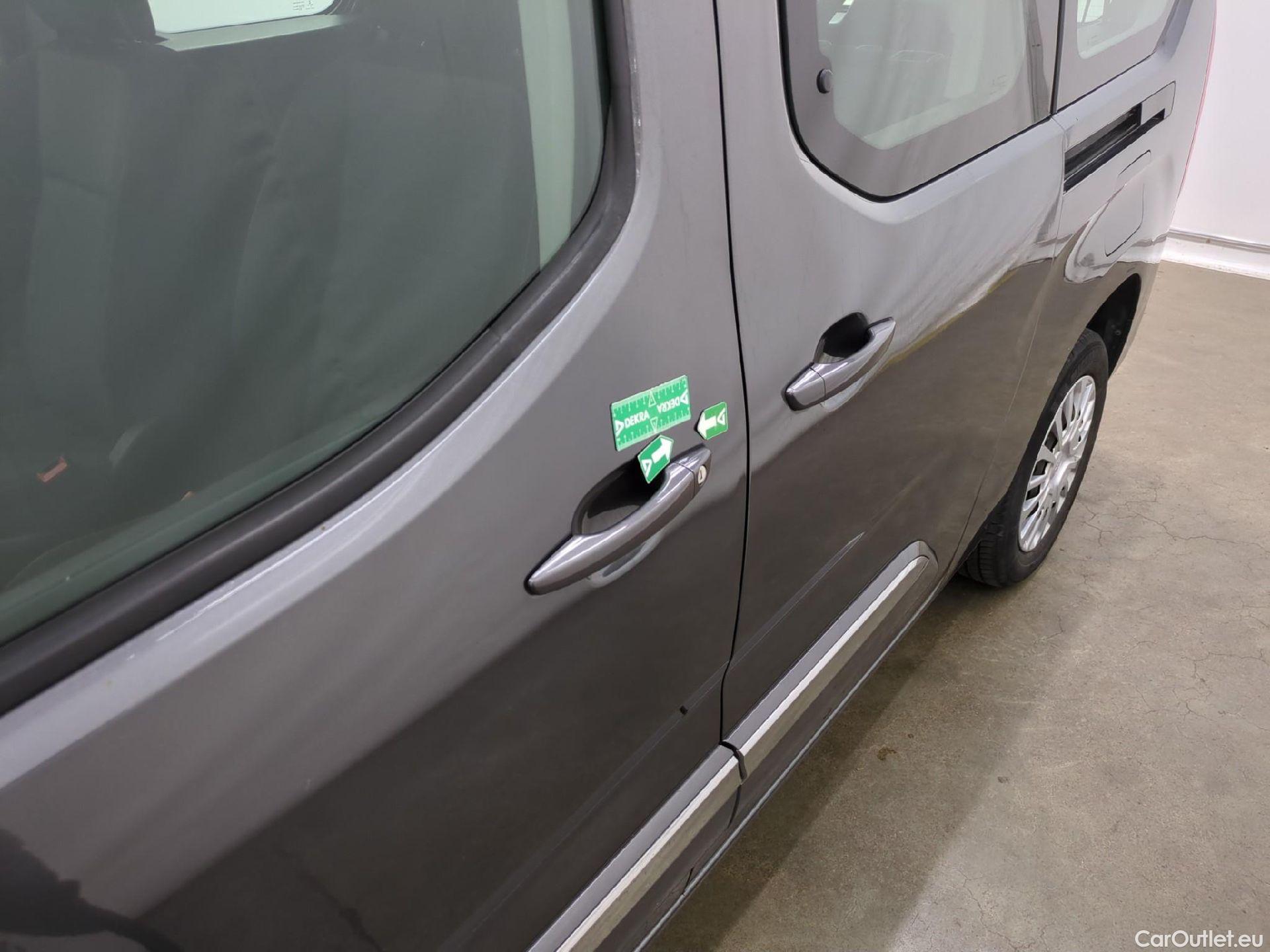  Toyota  Proace TOYOTA  City Verso / 2019 / 5P / monospace 1.2 LONG 110 VVT-I DYNAMIC #42