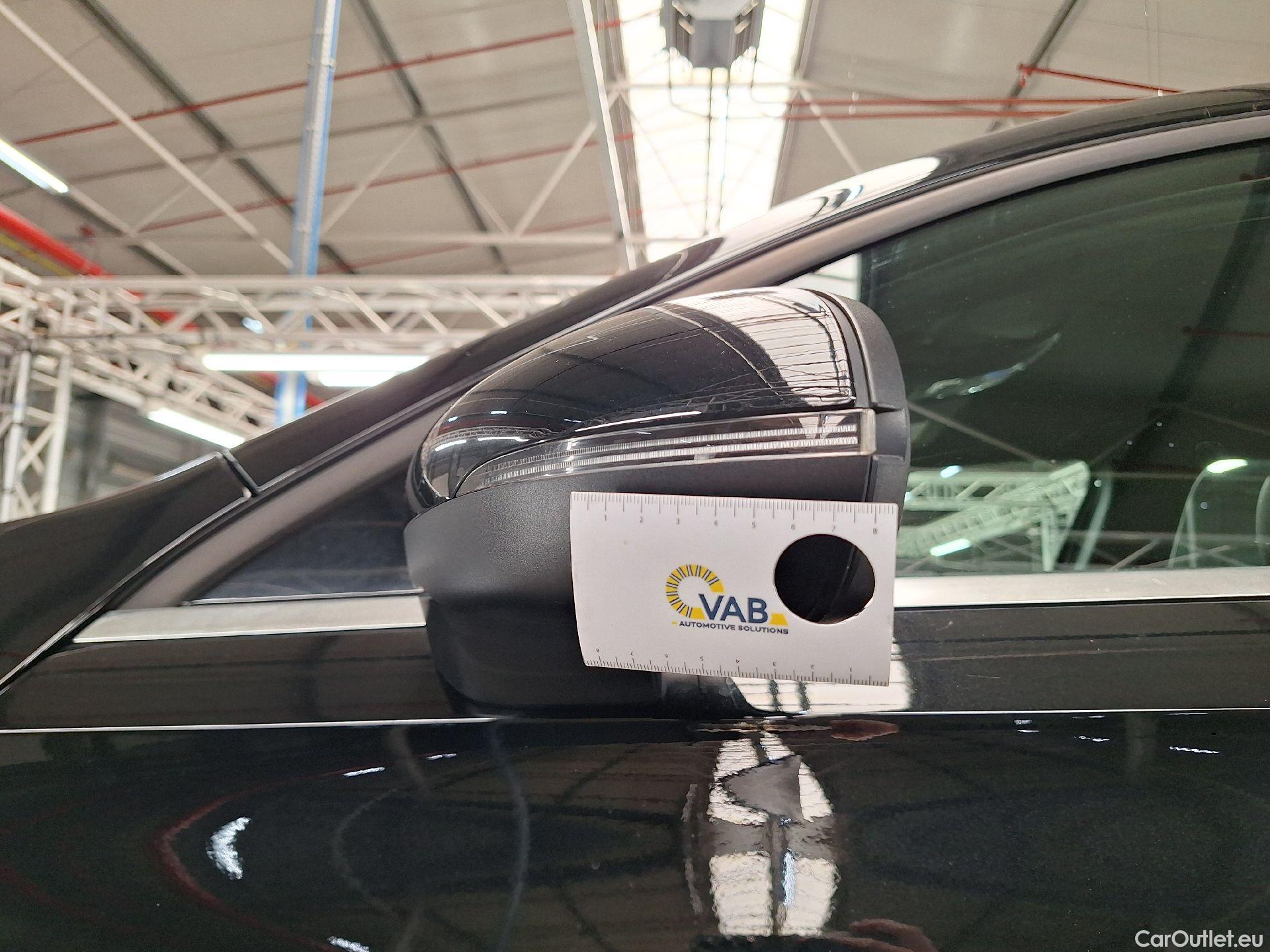 Mercedes  A-Klasse Mercedes, A-Class Berline '18, Mercedes-Benz  Limousine A 180 Aut. 4d #25
