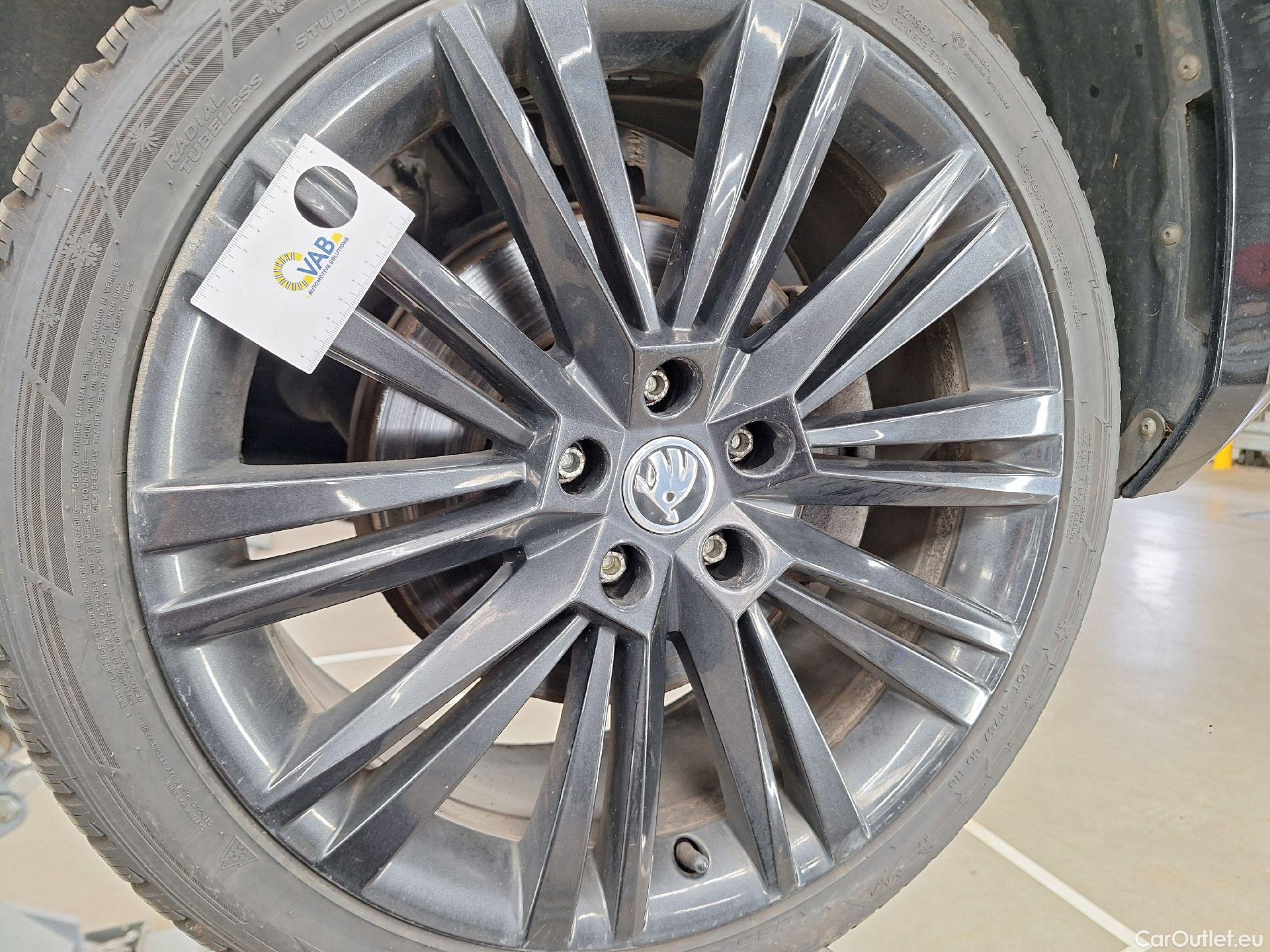  Skoda  Superb Skoda,  Combi FL'19, Skoda  Combi 1.4 TSI iV 160kW DSG6 L&K 5d #41
