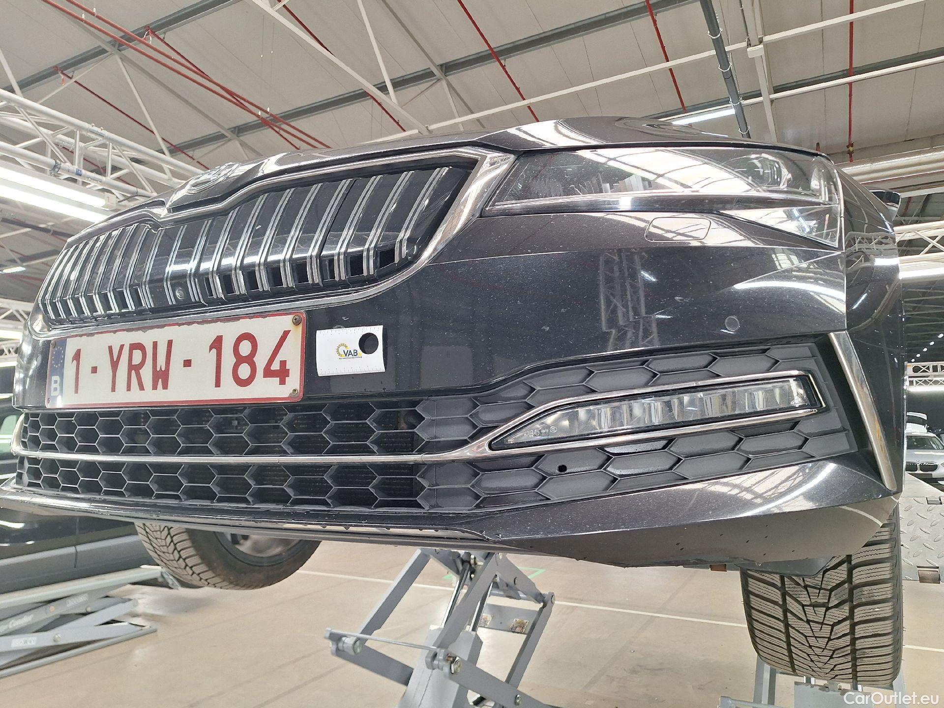  Skoda  Superb Skoda,  Combi FL'19, Skoda  Combi 1.4 TSI iV 160kW DSG6 L&K 5d #35