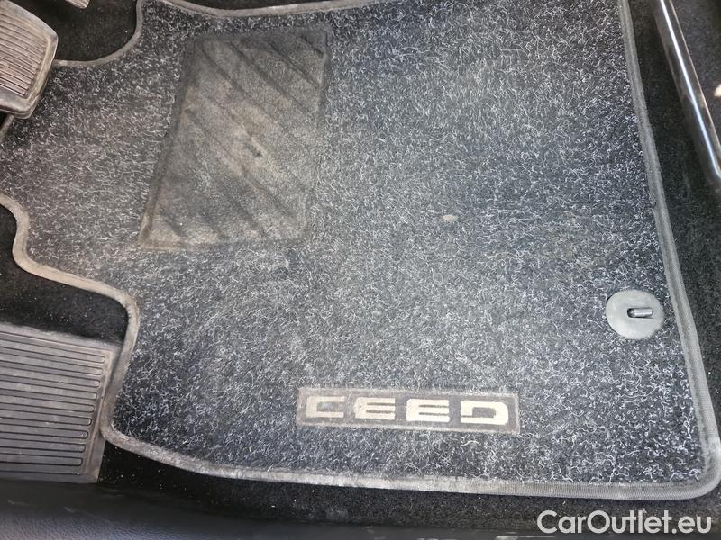  KIA  Cee'd Ceed  (CD) (2018->) Ceed SW 1.5 T-GDI 118 Spin AT #7