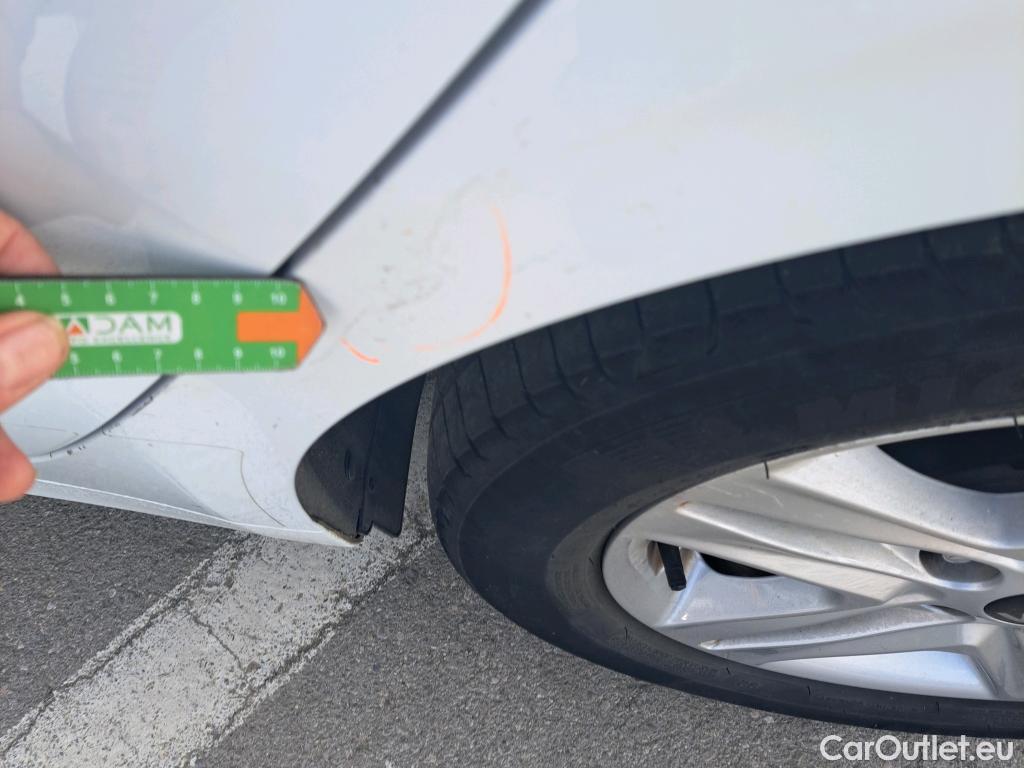  KIA  Cee'd KIA Ceed / 2018 / 5P / berlina con portón 1.0 MHEV 88kW (120CV) Drive DCT #30