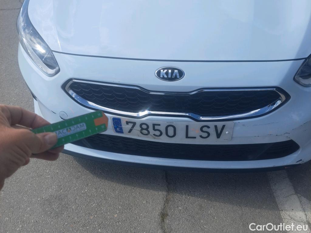  KIA  Cee'd KIA Ceed / 2018 / 5P / berlina con portón 1.0 MHEV 88kW (120CV) Drive DCT #62