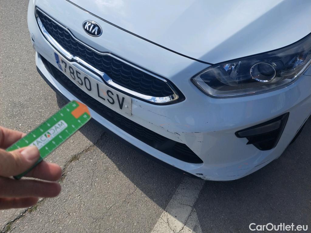  KIA  Cee'd KIA Ceed / 2018 / 5P / berlina con portón 1.0 MHEV 88kW (120CV) Drive DCT #11