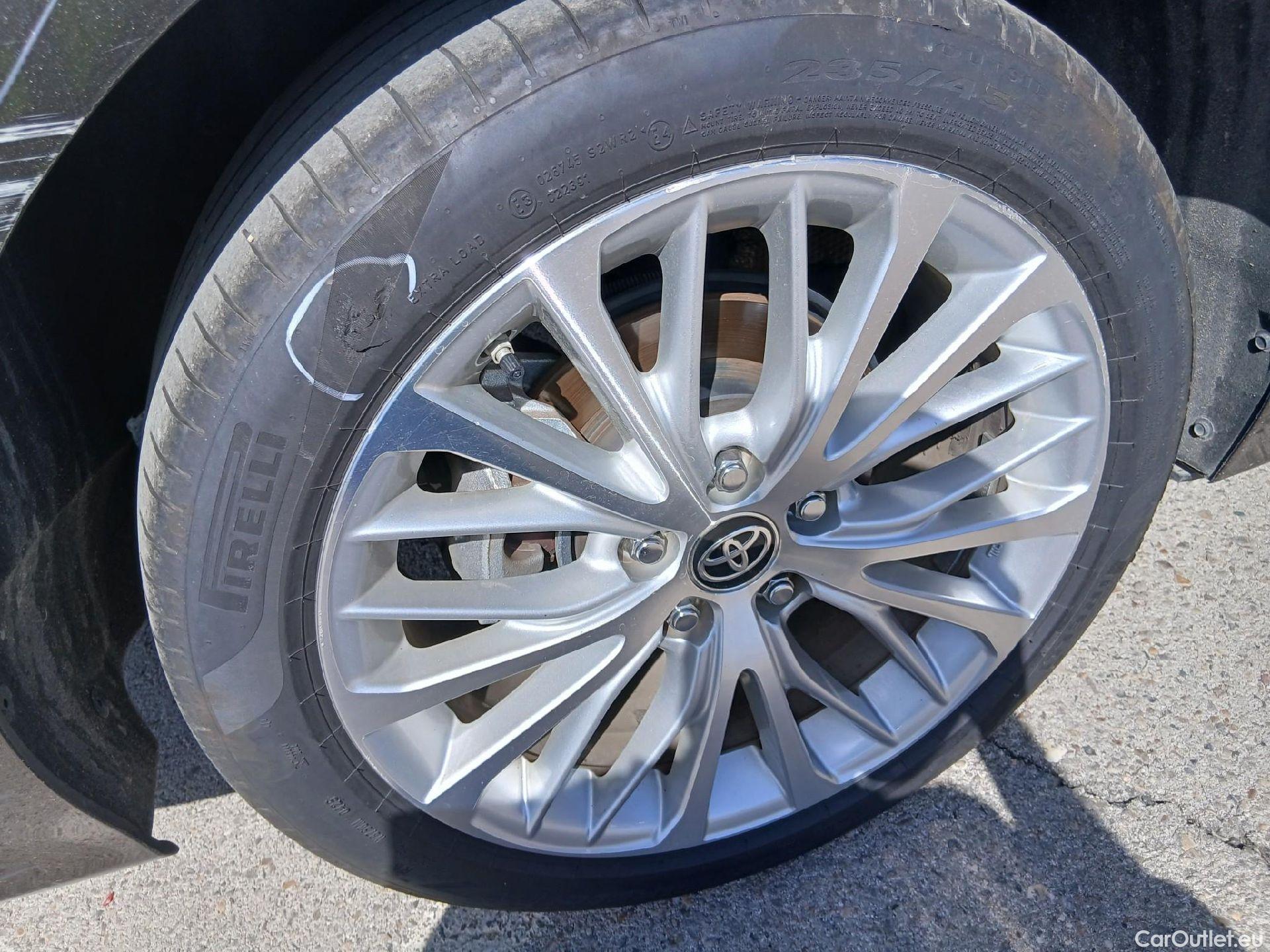  Toyota  Camry TOYOTA  / 2019 / 4P / sedán 2.5 220H Advance #31