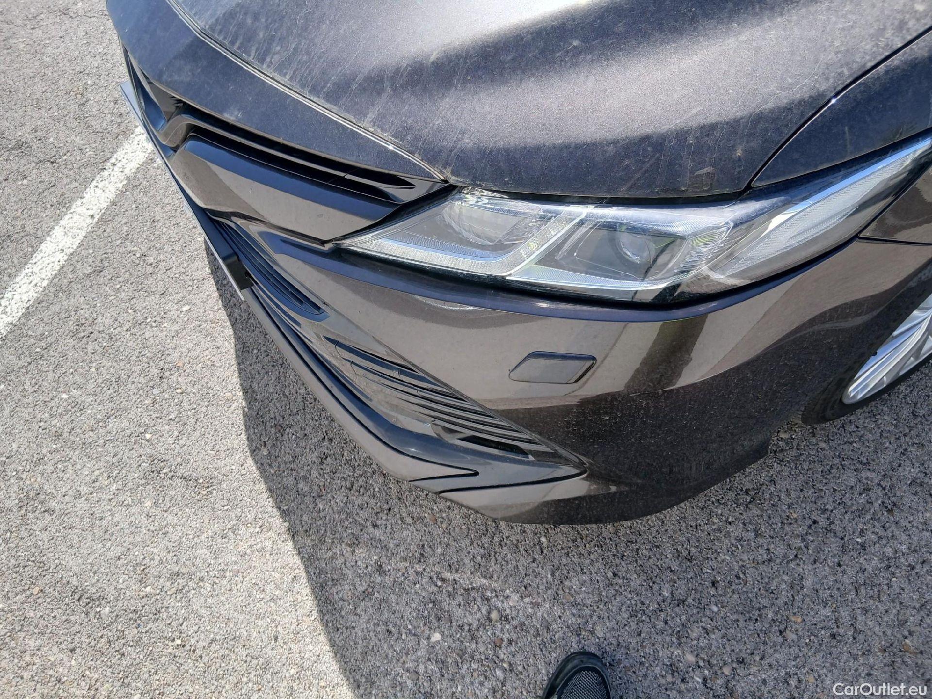  Toyota  Camry TOYOTA  / 2019 / 4P / sedán 2.5 220H Advance #3