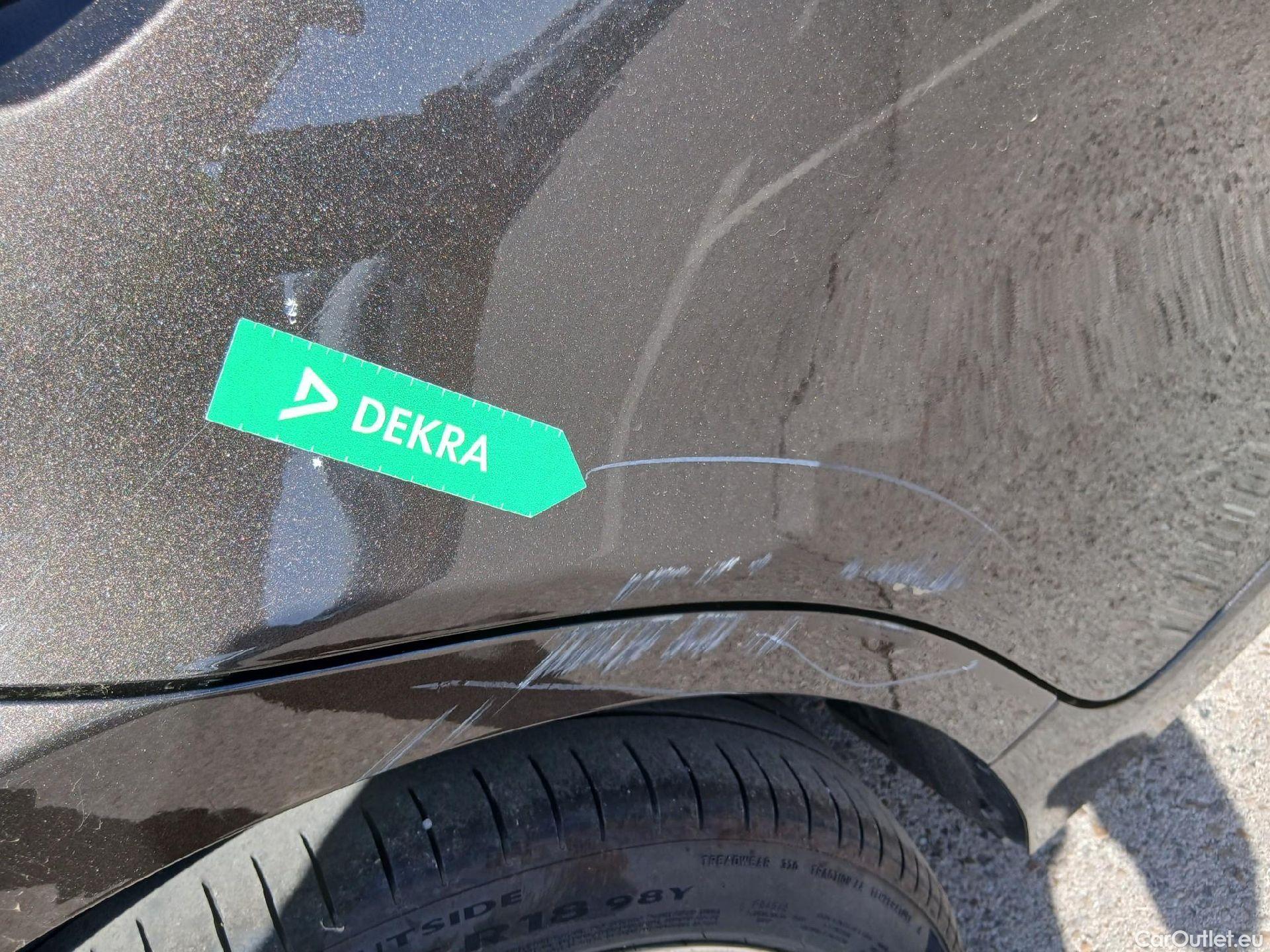  Toyota  Camry TOYOTA  / 2019 / 4P / sedán 2.5 220H Advance #32