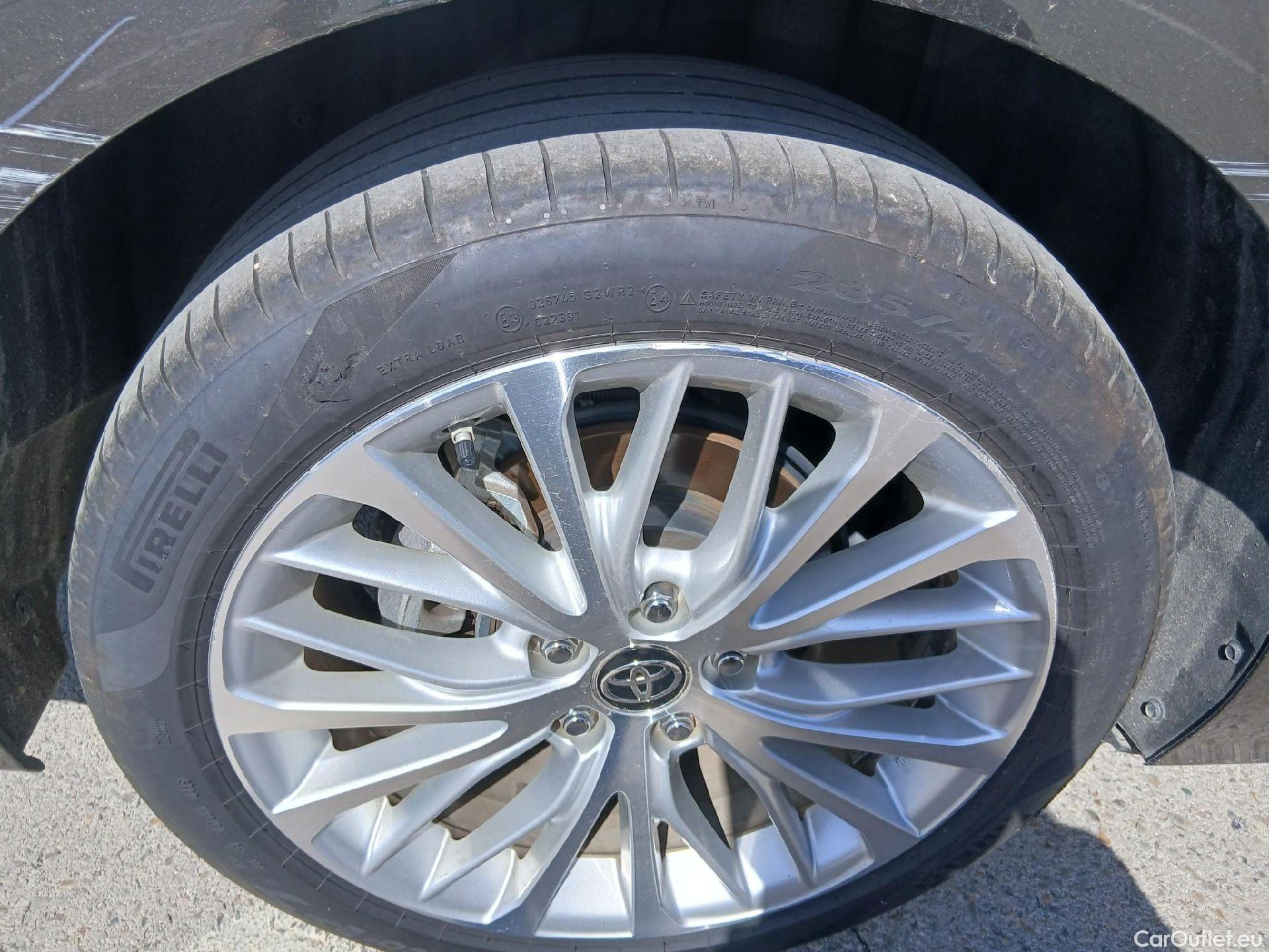  Toyota  Camry TOYOTA  / 2019 / 4P / sedán 2.5 220H Advance #26