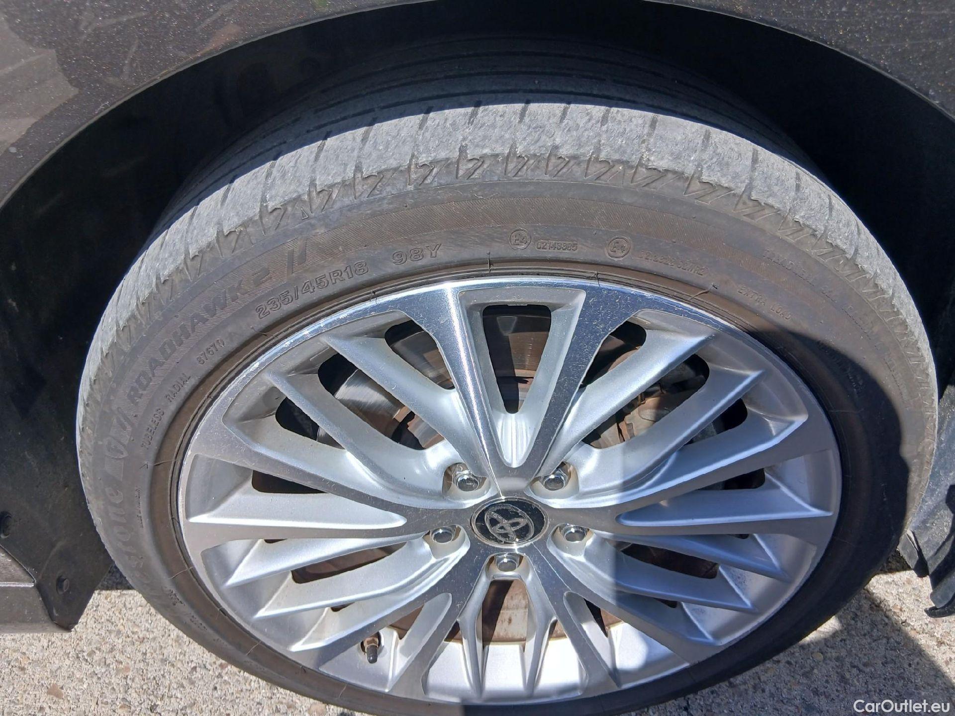  Toyota  Camry TOYOTA  / 2019 / 4P / sedán 2.5 220H Advance #41