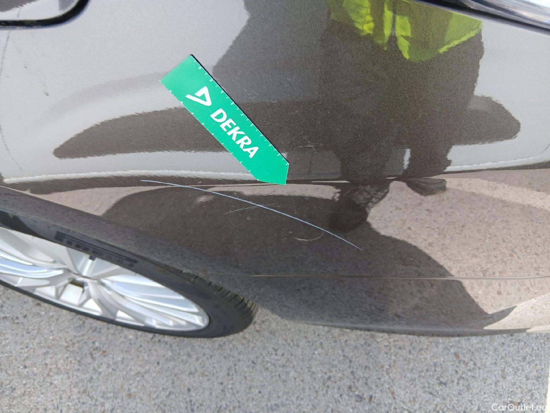  Toyota  Camry TOYOTA  / 2019 / 4P / sedán 2.5 220H Advance #16