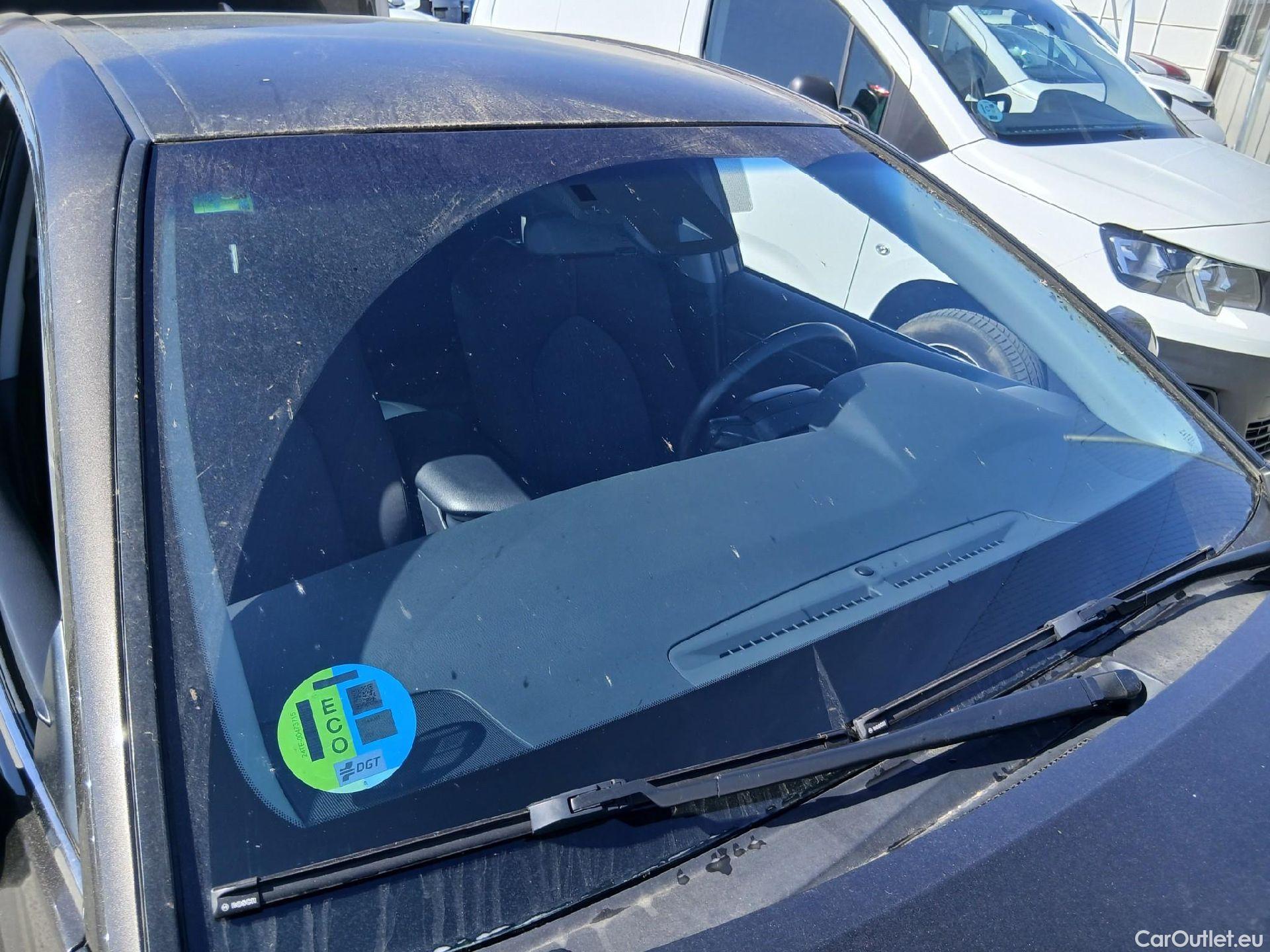  Toyota  Camry TOYOTA  / 2019 / 4P / sedán 2.5 220H Advance #1