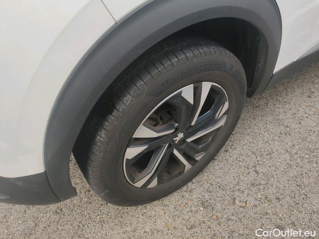 Peugeot  2008 PEUGEOT  / 2019 / 5P / todoterreno Allure BlueHDI 81kW (110CV) #3